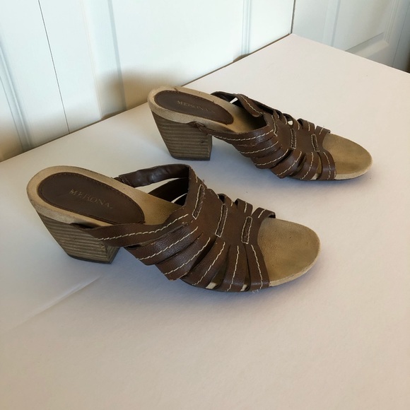 Merona Brown 2.5 Inch Heels Size 9 - Picture 2 of 4
